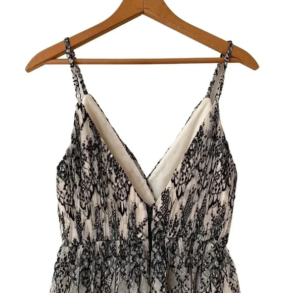 Alice + Olivia Cara Flared Lace Mini Dress Black Ivory Contrast Cocktail Size 4 - Picture 10 of 17